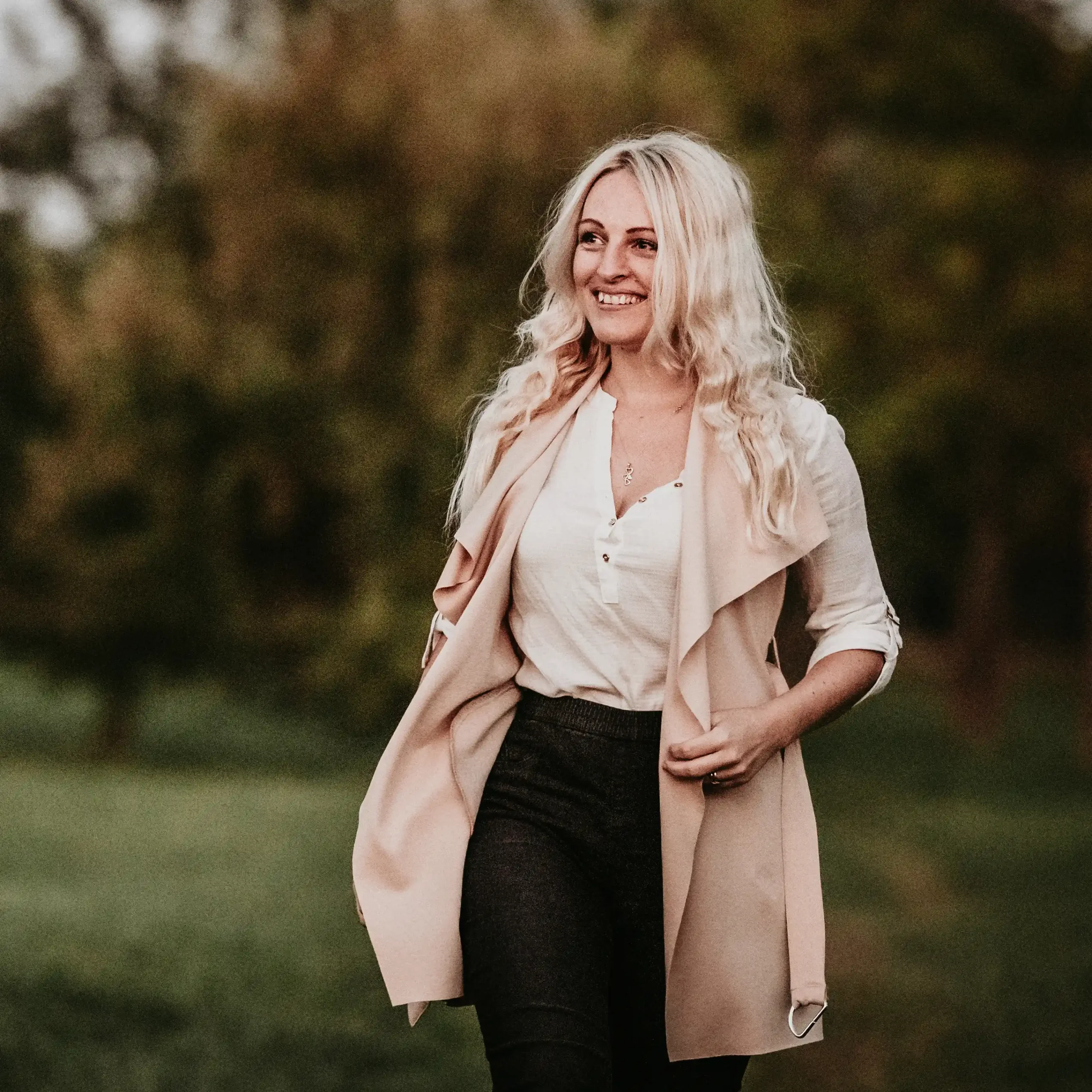 Fotografka ANNANITA - tematické a brandové focení. Fotografování rodin, dětí, miminek, žen, párů a těhotenské focení.